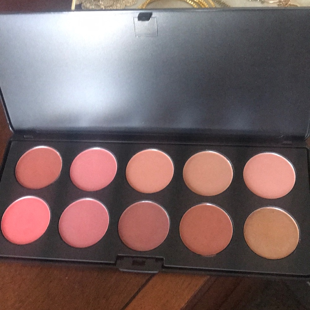 BH COSMETICS 10 BLUSH PALETTE